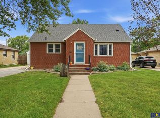 351 S 45th St, Lincoln, NE 68510