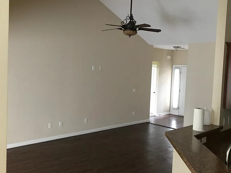 282 Burchwood Ln — Photo 4