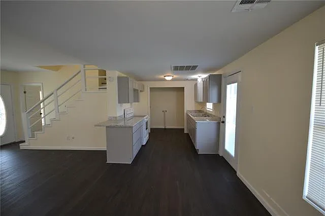 448 Barber Rd — Photo 7