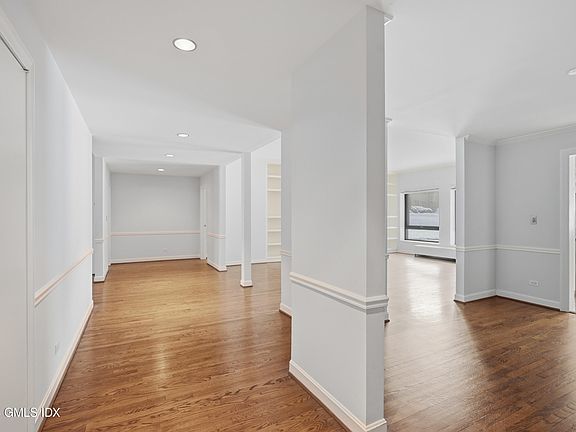 5th image of 1 Milbank Ave APT 1A