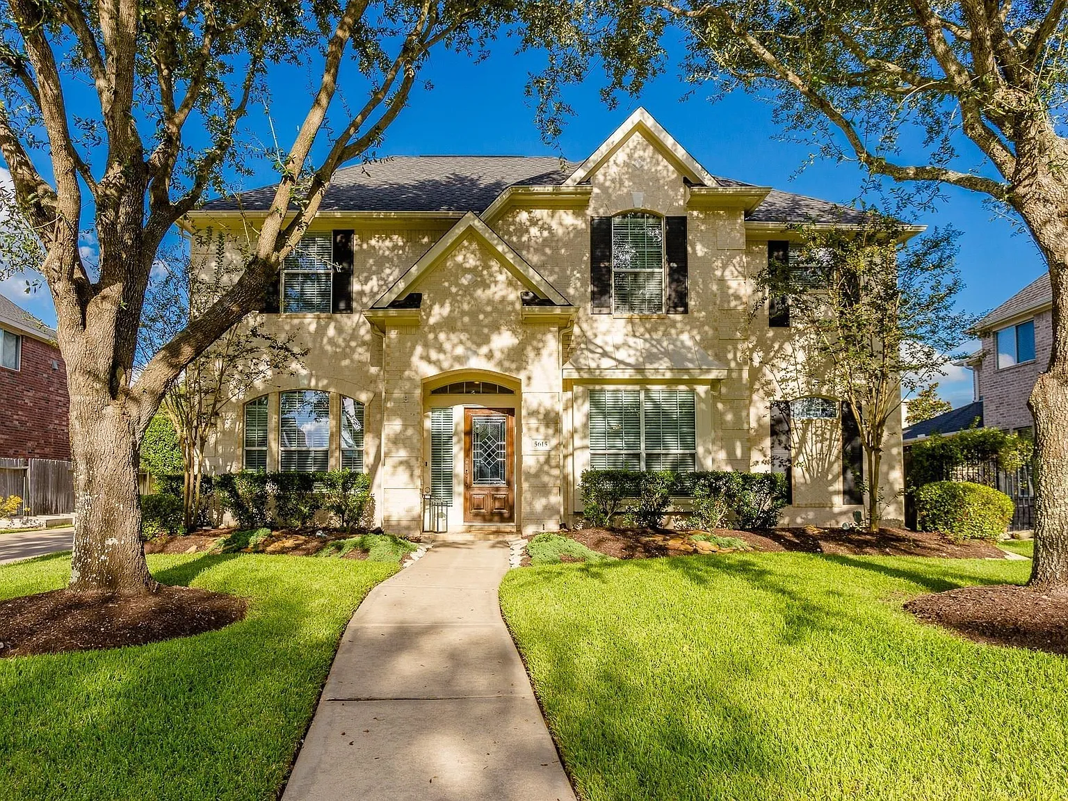 4 bed, 3.5 bath, 3150 sqft, $4,400 — Photo 1