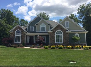 3851 Timber Valley Dr, Maumee, OH 43537