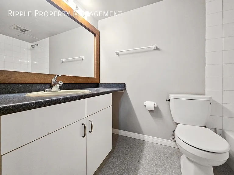 1337 13th Ave SW #211 — Photo 11