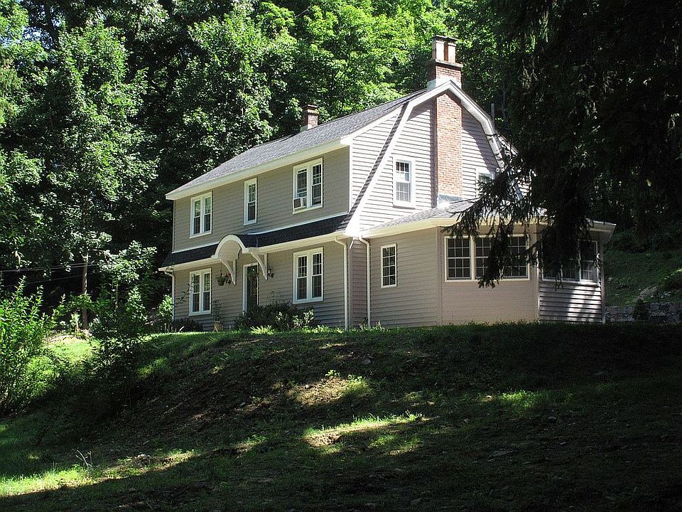 1st image of 135 Armonk Rd