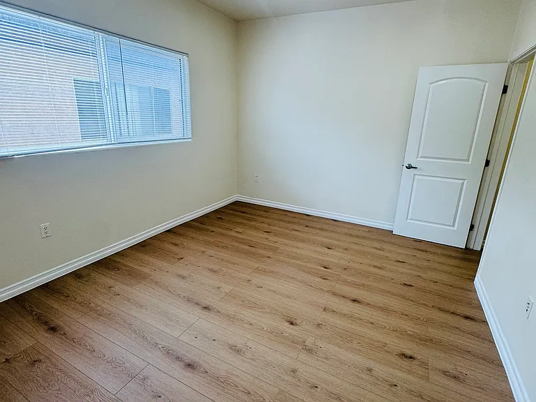 7327 Milwood Ave #103 — Photo 13