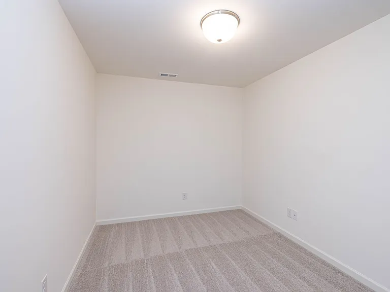 465 Kinnerton Pl — Photo 16
