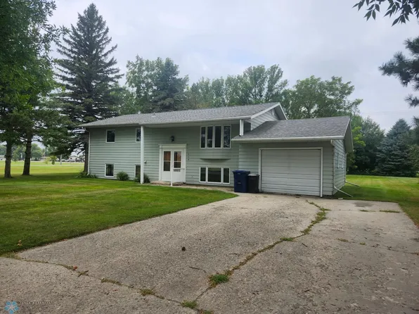 604 6th St, Wyndmere, ND 58081