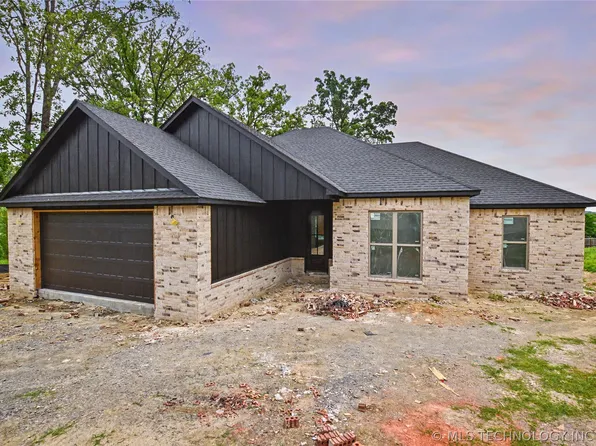 685 Woodlands Dr, Tahlequah, OK 74464