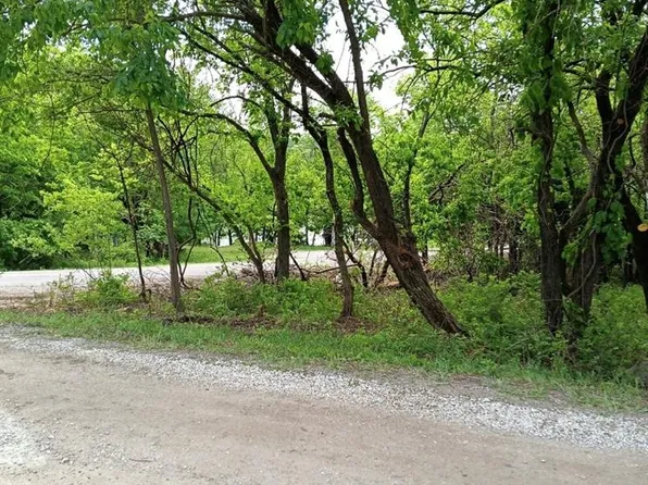 26 Pecan Dr, Linn Valley, KS 66040