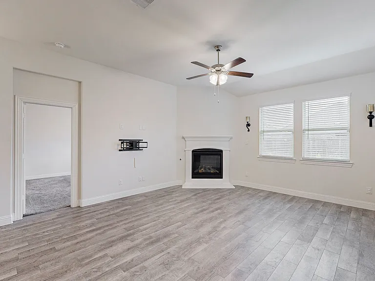 10925 Klondike Ln — Photo 7
