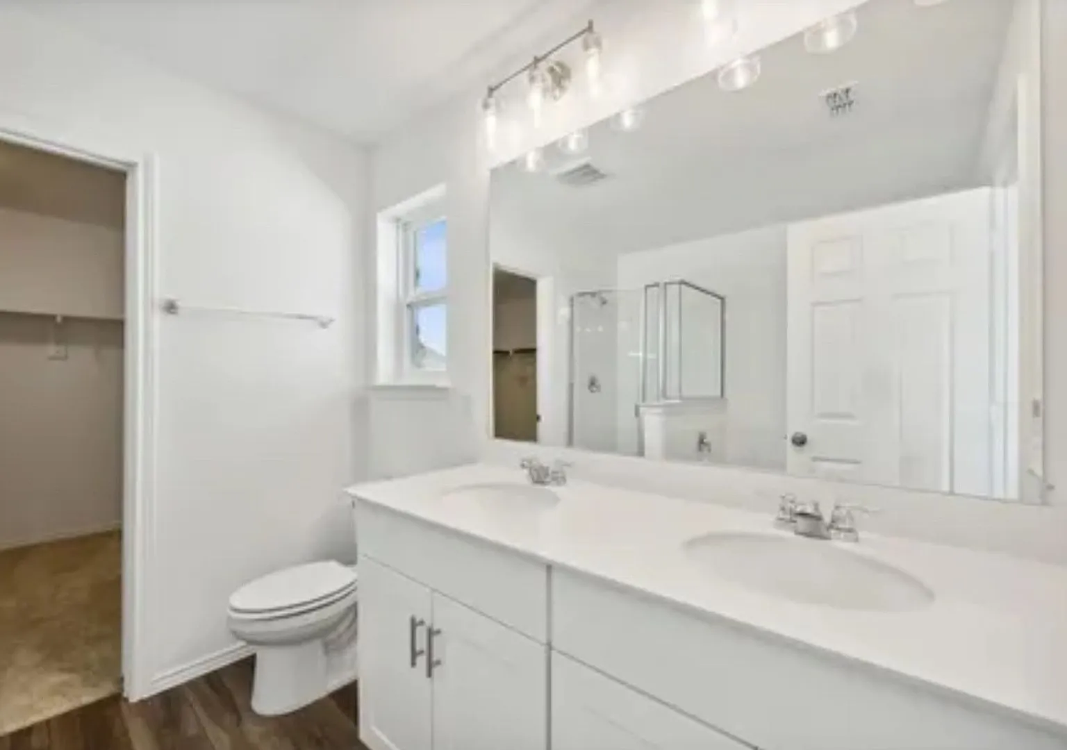 Spacious 4BR House in Princeton — Photo 3