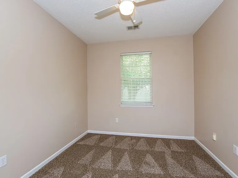 8707 Meadowmont View Dr — Photo 11