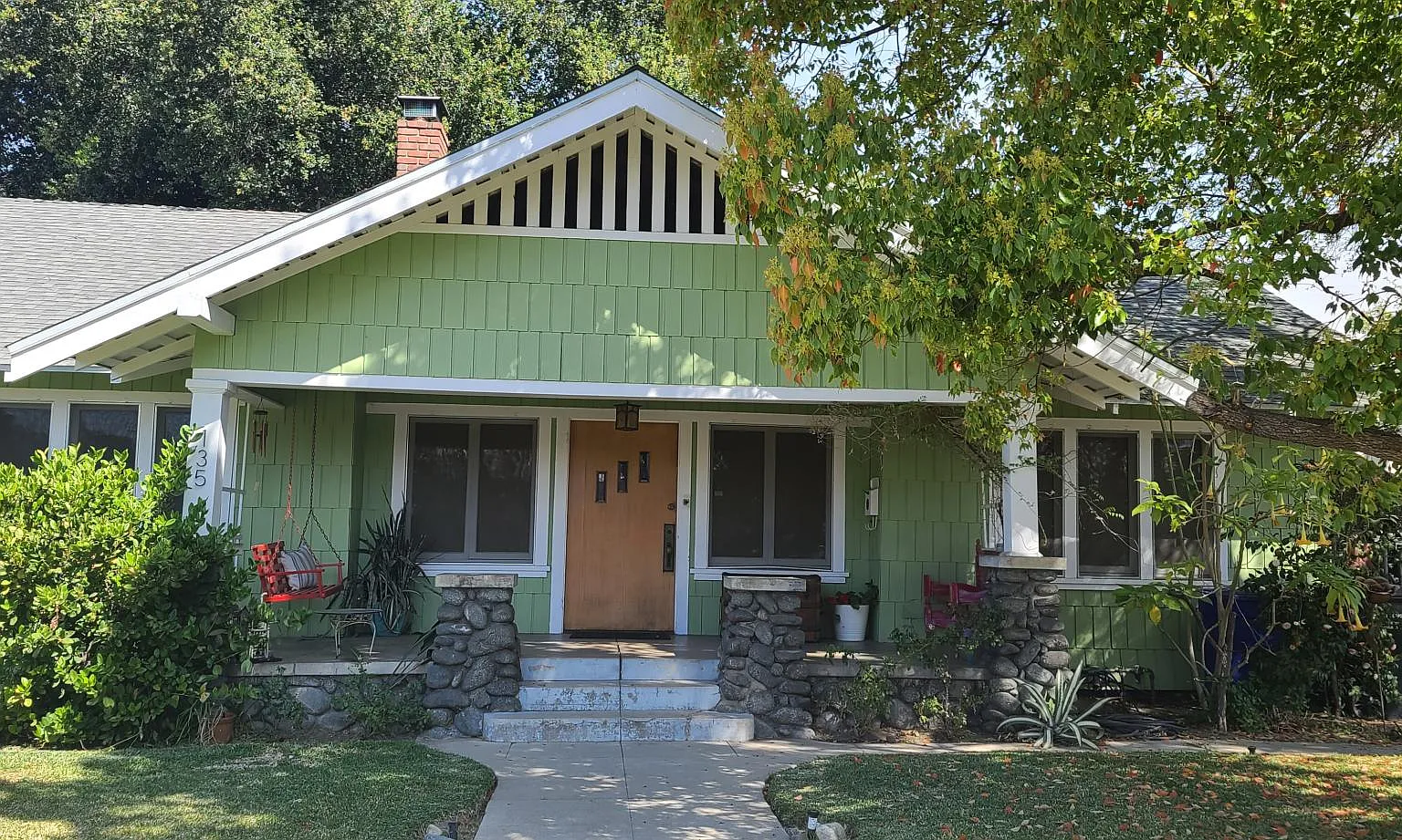 135 E Jefferson Ave — Photo 1
