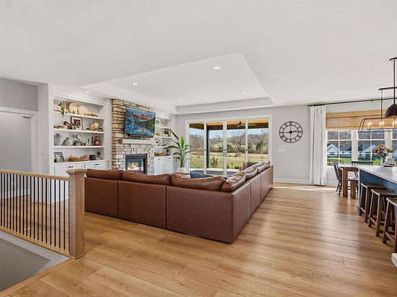 5th image of 1607 Lickert Rd