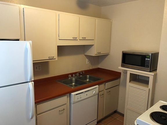 3rd image of 6036 Calle Diez NW