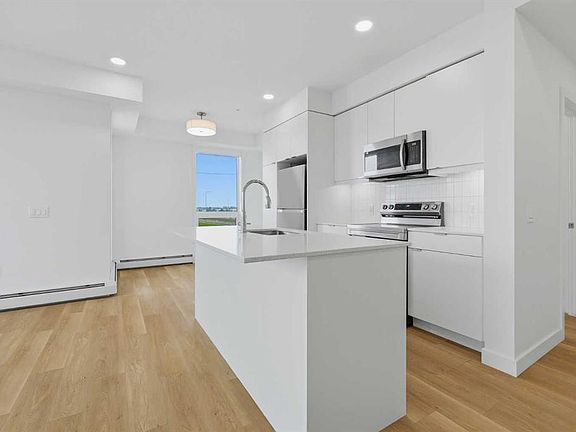4th image of 8500 19th Ave W #1301