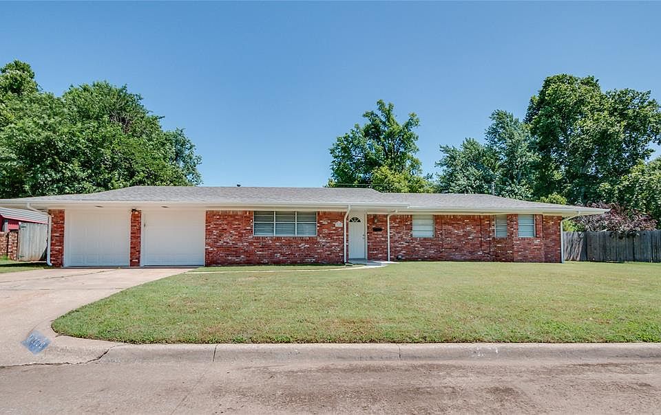 1st image of 2609 Chateau Dr