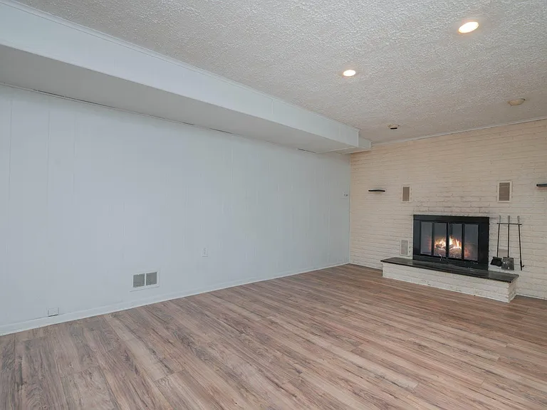 859 Lake Shore Dr — Photo 13