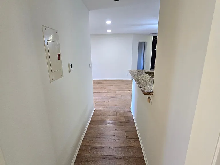 Strathmore Regency — Photo 112