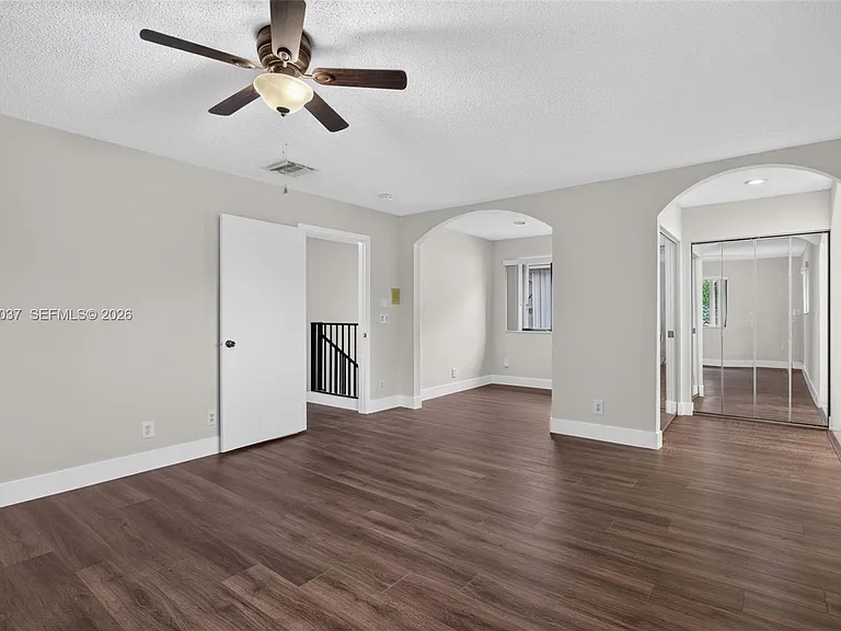 587 NW 38th Ave — Photo 16