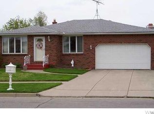 2 George Dr, West Seneca, NY 14224