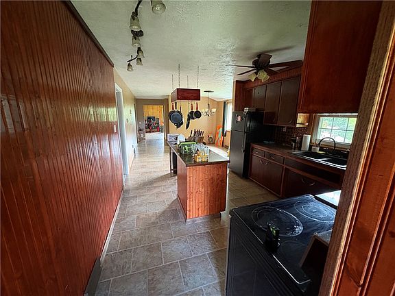 5th image of 122 Briar Hill Rd