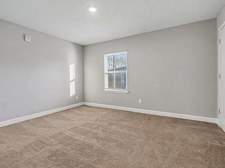 Beverly Place Apartments — Photo 14