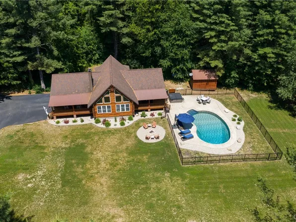 37 Hilltop Ln, Fulton, NY 13069