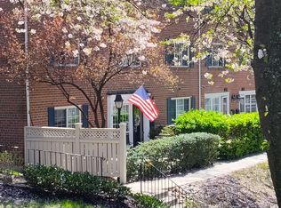 5252 Maris Ave, Alexandria, VA 22304