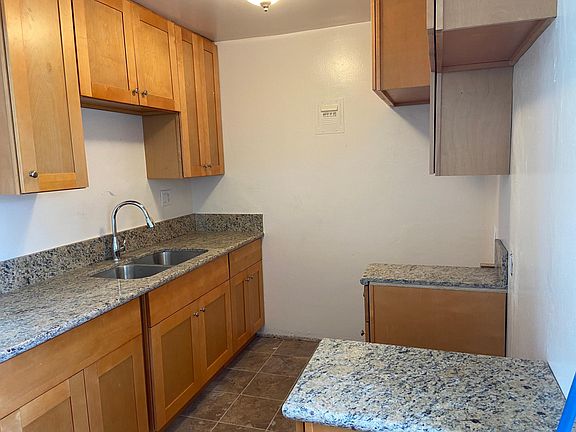 2nd image of 130 S Oxford Ave #20