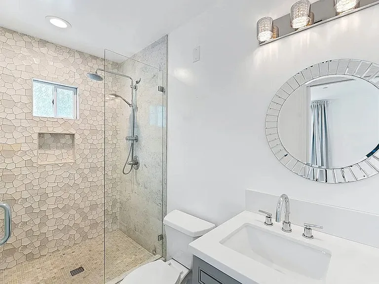 4524 Tobias Ave — Photo 3