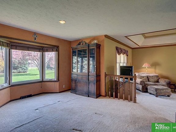 5th image of 819 N 148th St