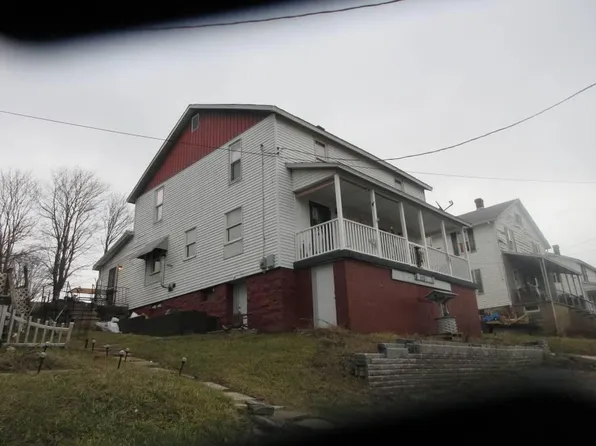 110 Vulcan St, Friedens, PA 15541