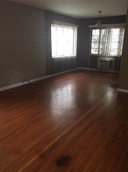 1st image of 711 Valencia Ave