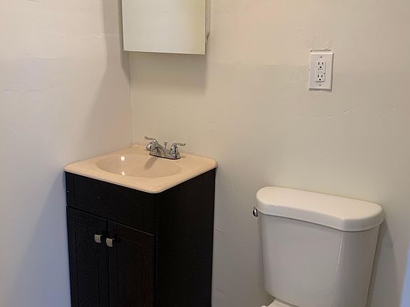 2nd image of 164 N Day St APT 1