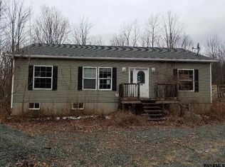 33 Blueberry Ridge Rd, Cropseyville, NY 12052