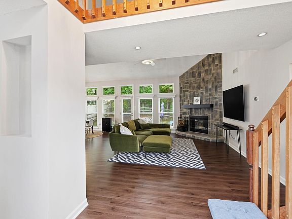 3rd image of 3310 Forest Grove Ct