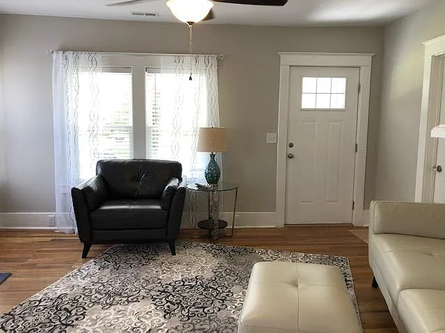 407 Calvert Ave — Photo 3