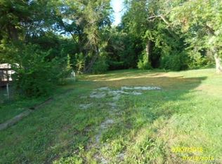 8684 New Bunkum Rd, Caseyville, IL 62232