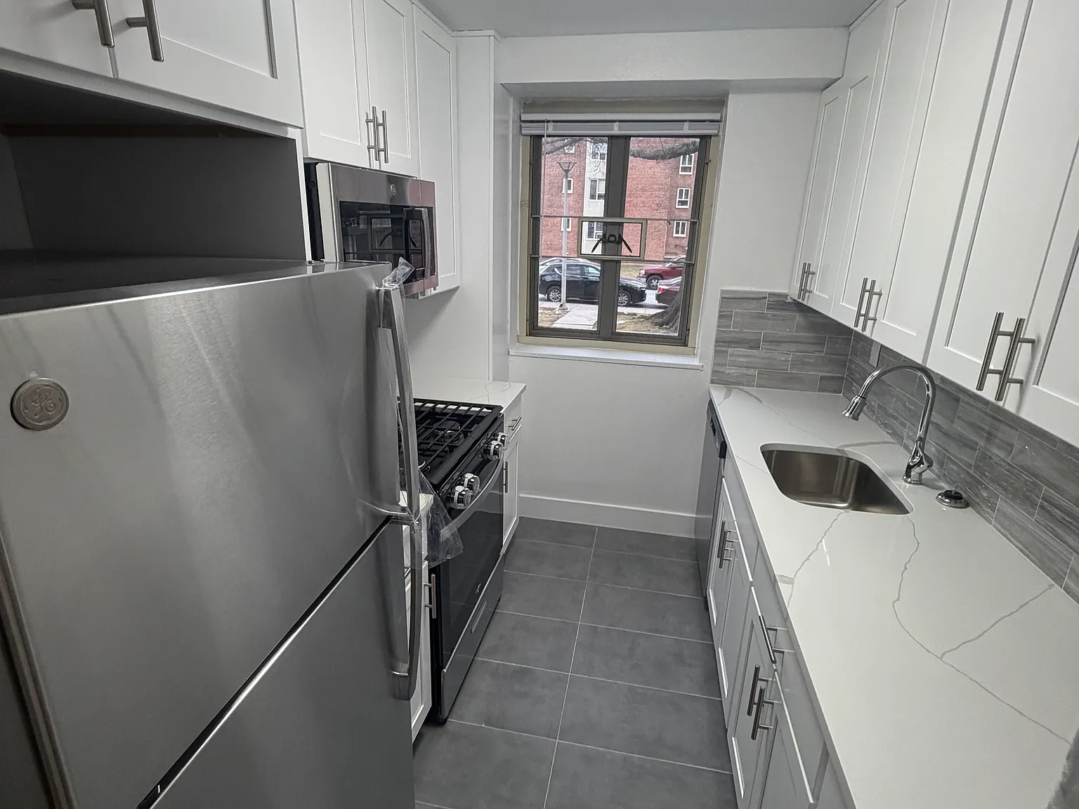 186th Ln, Fresh Meadows — Photo 3