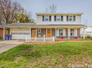 930 Elmdale St NE, Grand Rapids, MI
