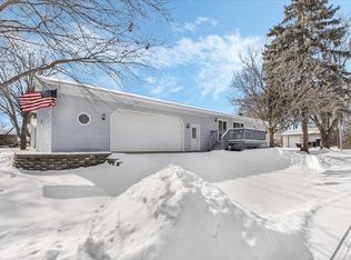 137 4th Ave, Spicer, MN 56288