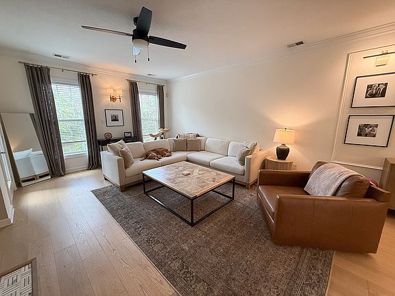 4th image of 548 32nd St