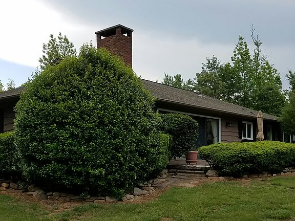 side view from large yard