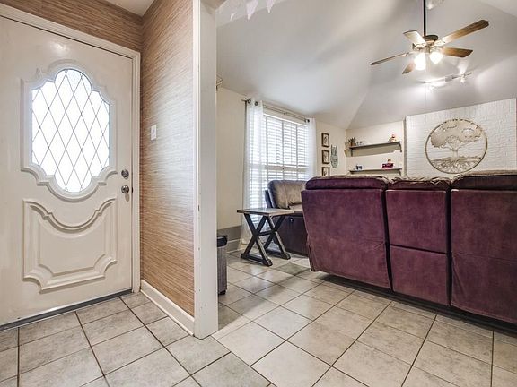4th image of 2102 Camellia St