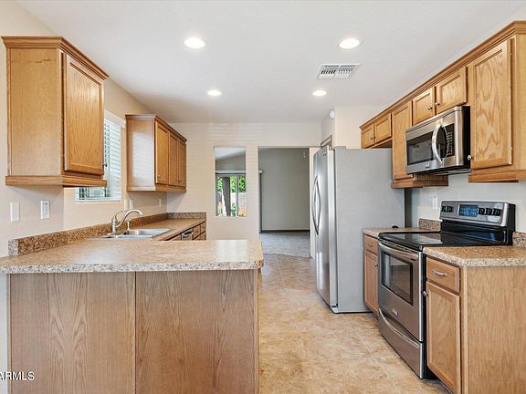 5th image of 28562 N MOONSTONE Way