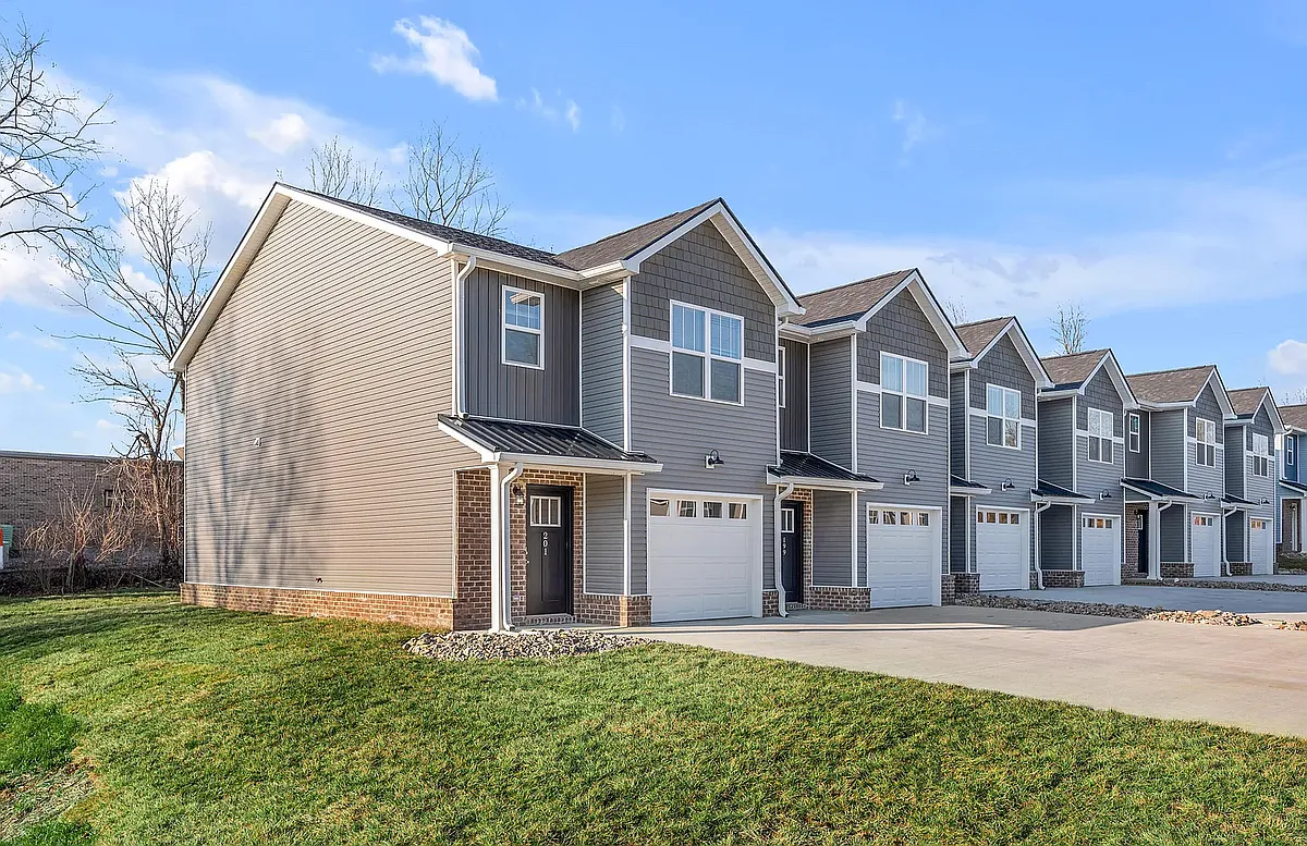 Building Photo - Townhomes on Fairfield