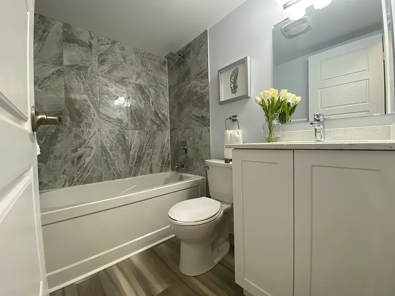 144 Lucan Ave #203 — Photo 20