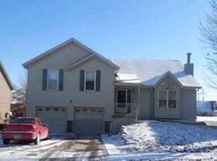 14107 Lora St, Smithville, MO 64089