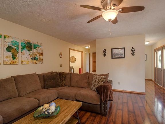 5th image of 5463 S Westwood Ave
